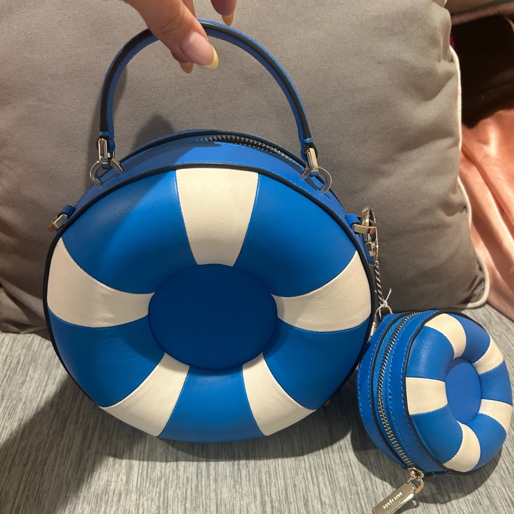 Kate Spade Blue and White Splash Pool Float Cross Body - Picture 3 of 13